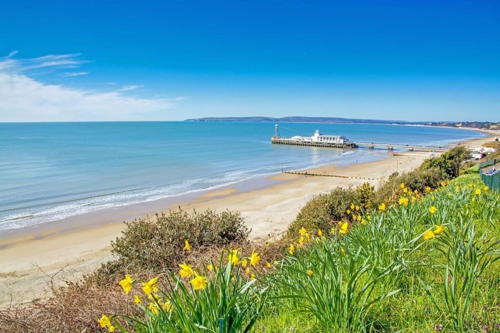 On The Beach Retreat Bournemouth Bagian luar foto
