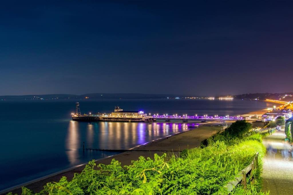 On The Beach Retreat Bournemouth Bagian luar foto