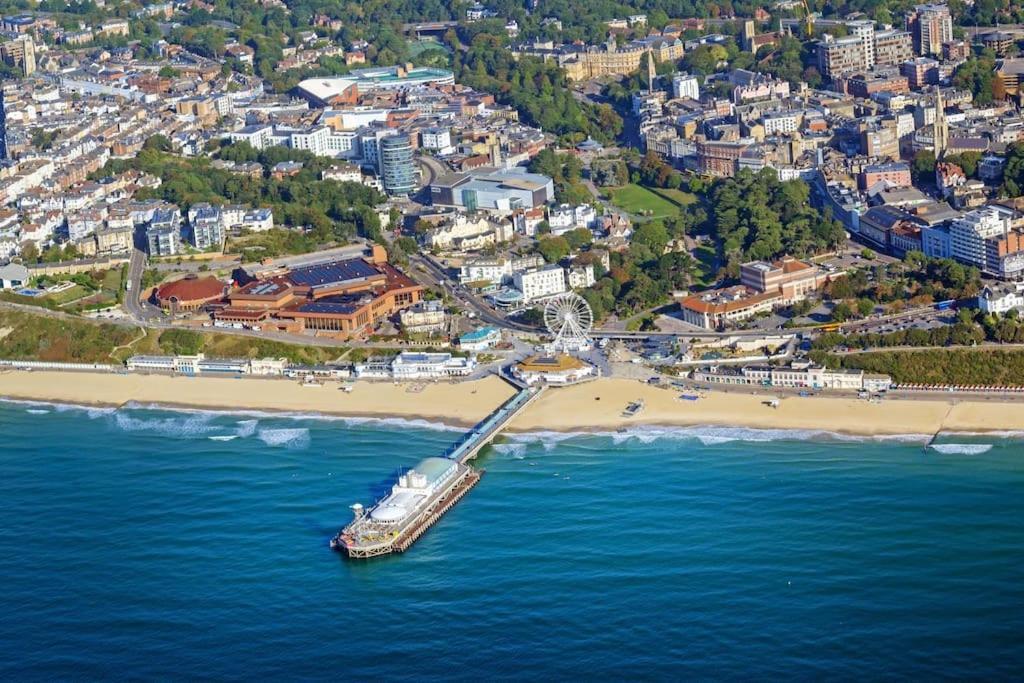 On The Beach Retreat Bournemouth Bagian luar foto